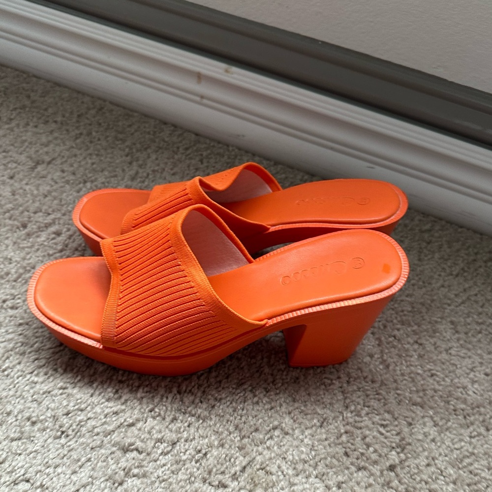 Cuccoo block sandals